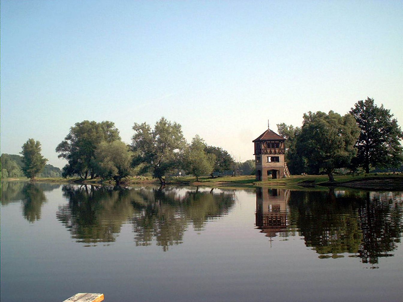 Brieskower See mit Zielrichterturm in Brieskow Finkenheerd in Oder-Spree