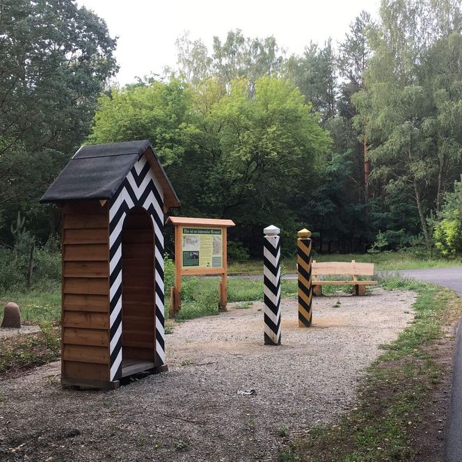 Kaisermühl Grenze Schlaubetal im Wald Fahrradweg