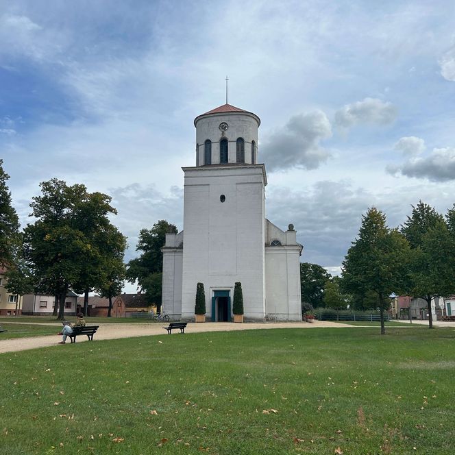 Schinkel-Kirche in Neuhardenberg