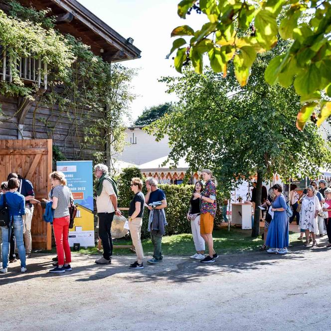 Einlassschlange beim Filmfestival Film ohne Grenzen